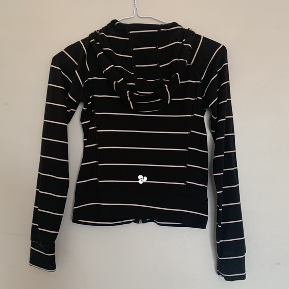 Triple flip sweater and tang top set - Picture 3 of 6